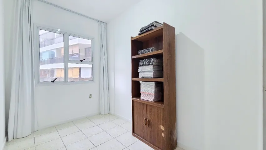 3-bedroom apartment with a mountain view in Rio de Janeiro — photo 16