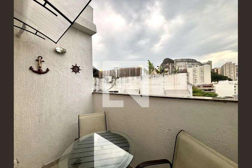 Furnished 1-bedroom apartment with glass balcony 65 m² — photo 17