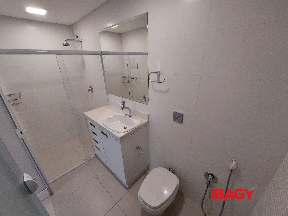 Furnished apartment, 146 m², with a home office — photo 4
