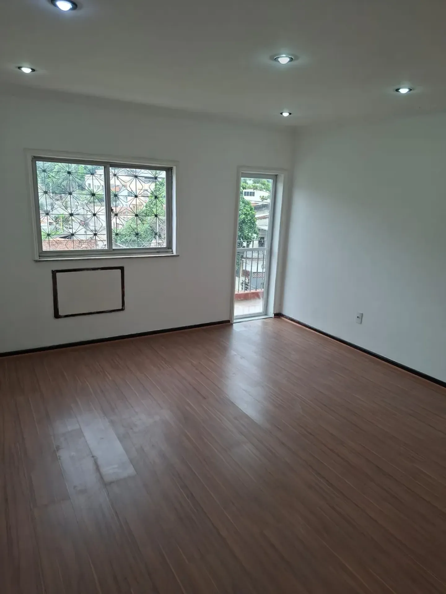 2-bedroom apartment with a mountain view in Rio de Janeiro — photo 11
