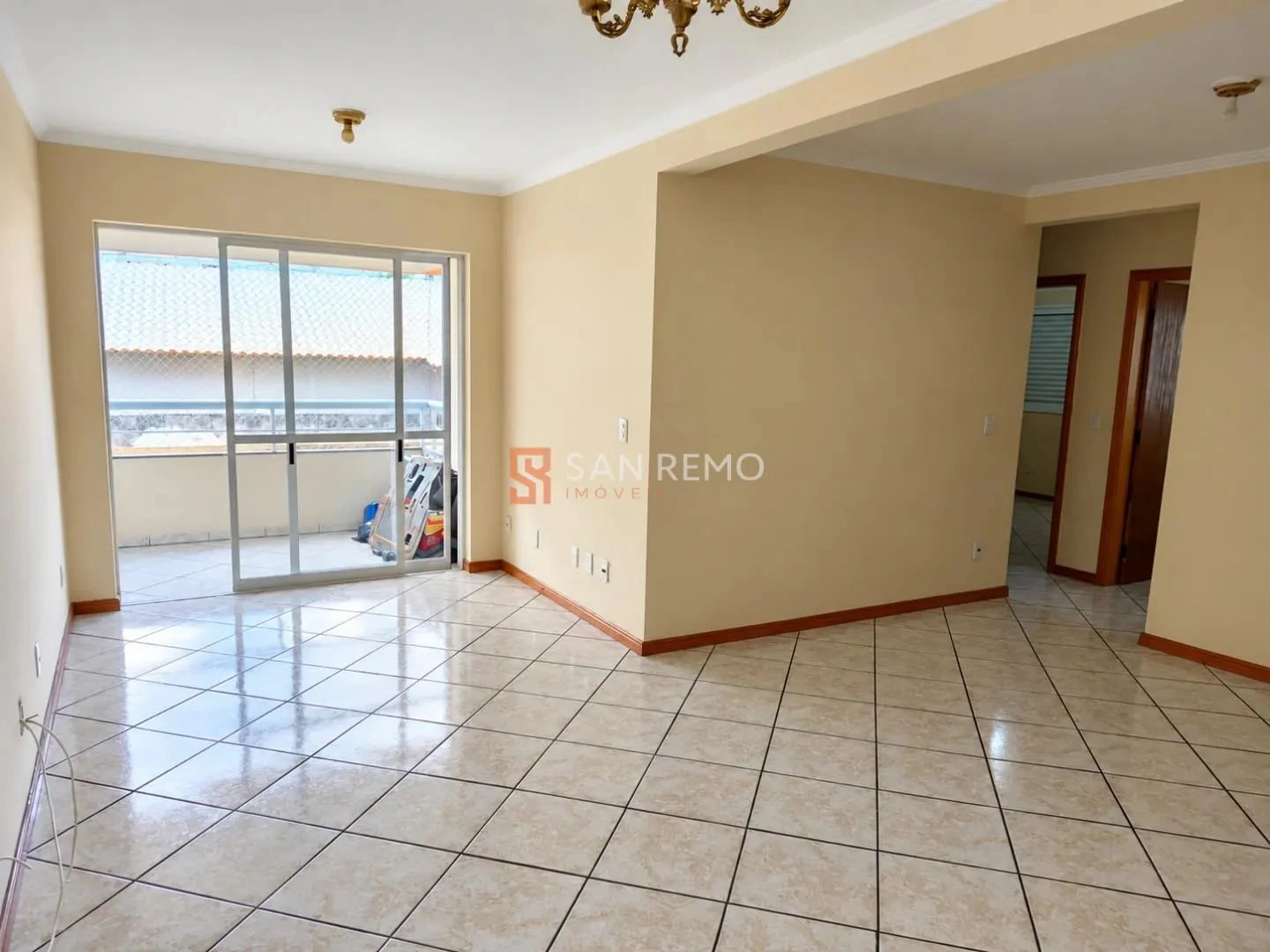 3-bedroom apartment in a building with a pool — photo 8