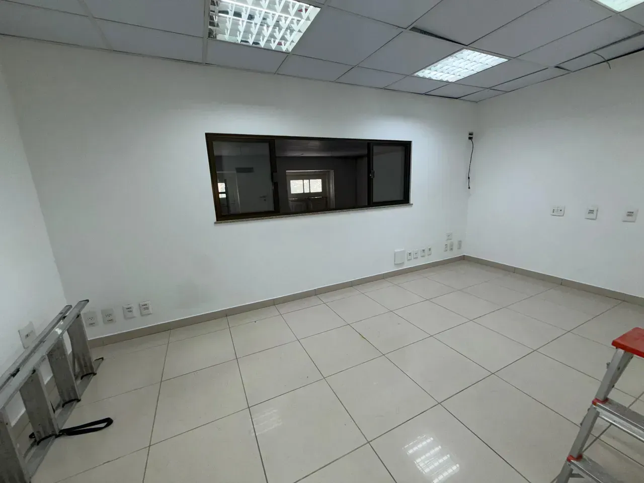 Unfurnished house with 4 bedrooms and built-in kitchen — photo 2