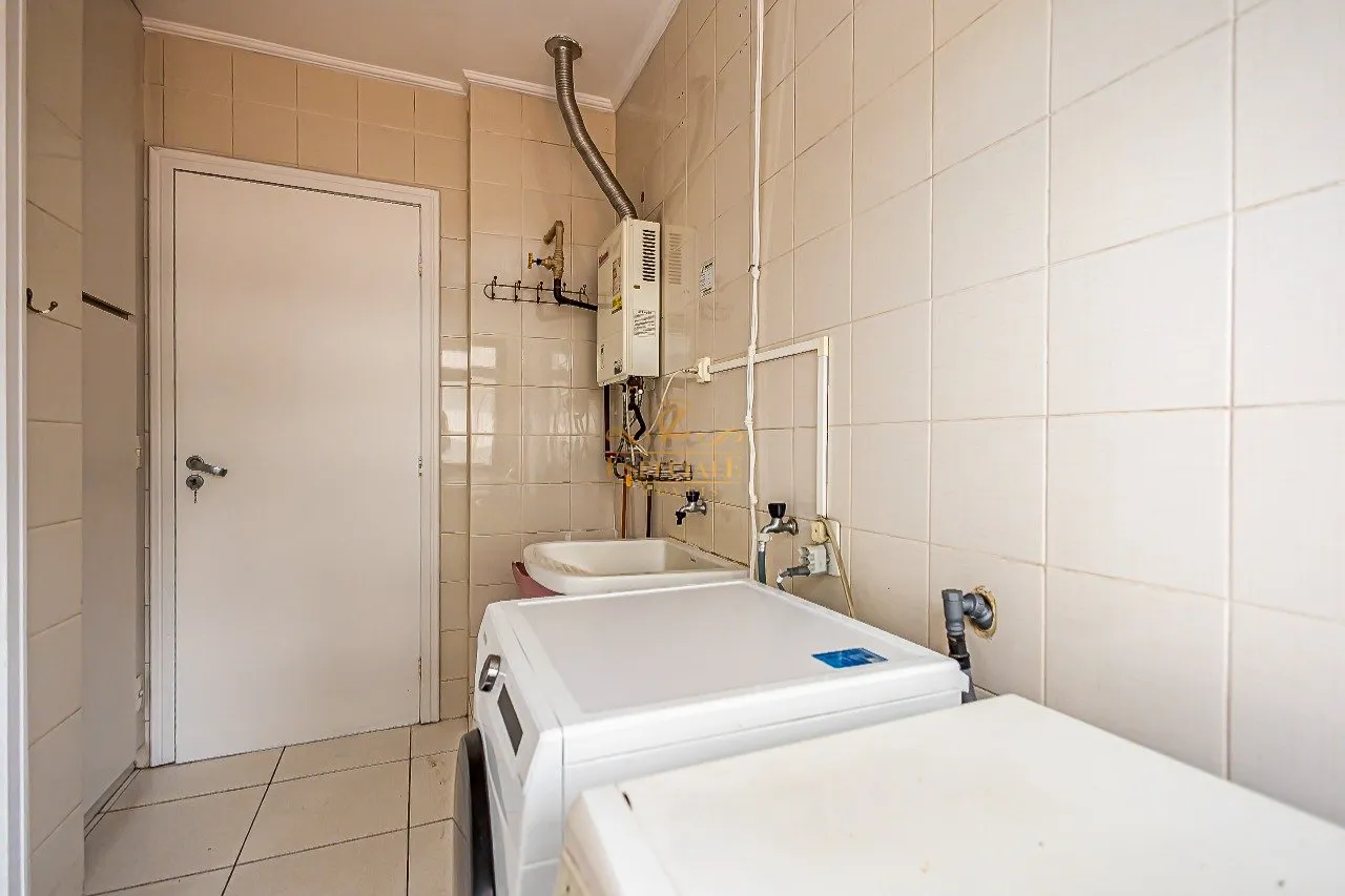 Apartment with 3 en-suite bedrooms and balcony — photo 18