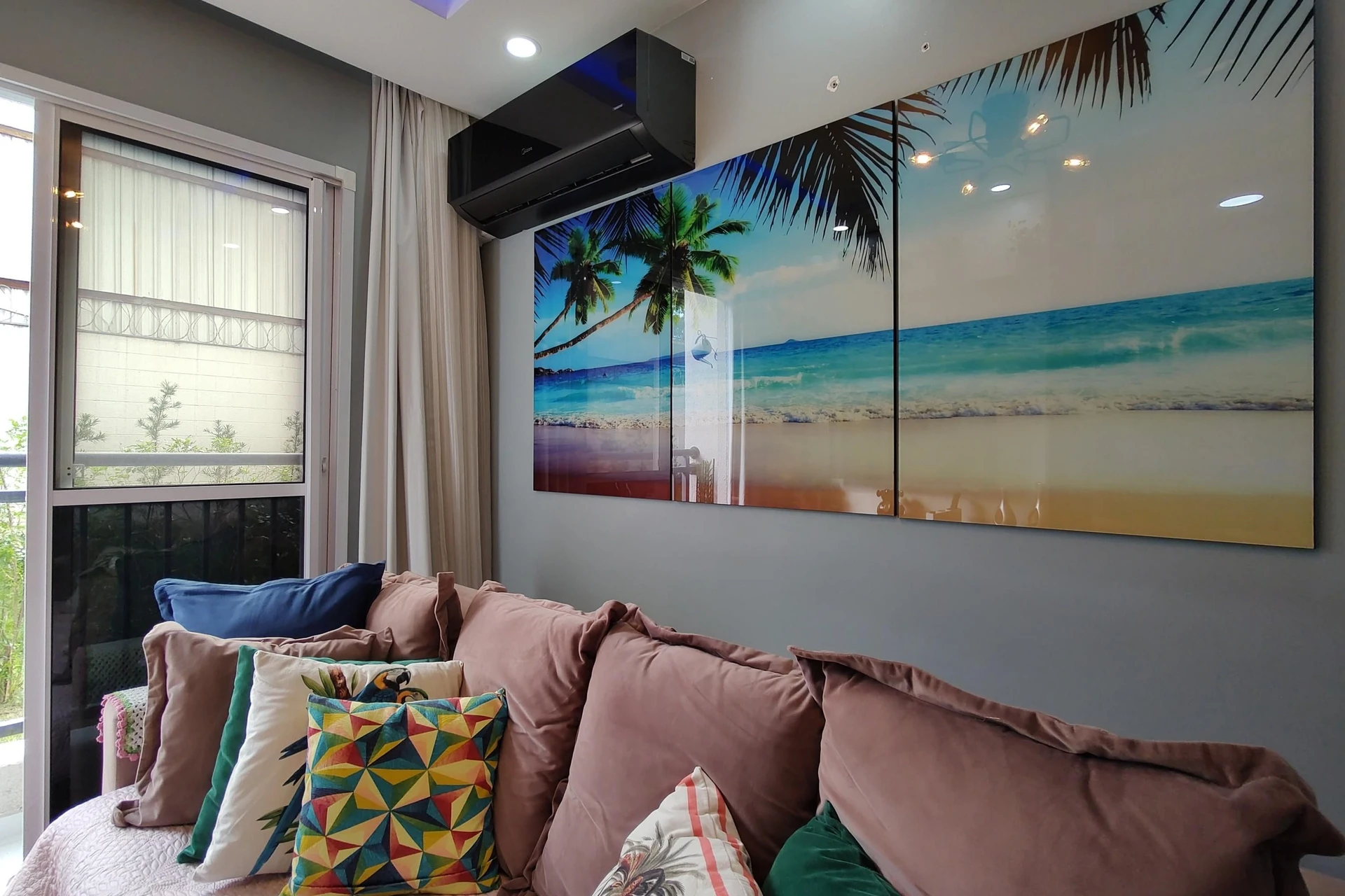 2-bedroom apartment with a glass-enclosed balcony — photo 58