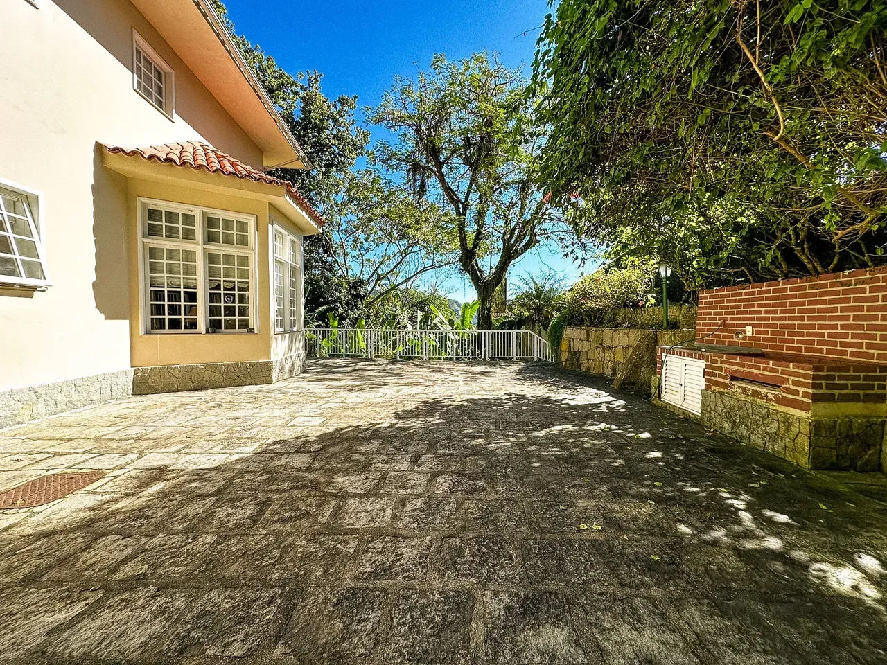 Furnished house with 4 bedrooms and 2993 m², 3 en-suites — photo 53