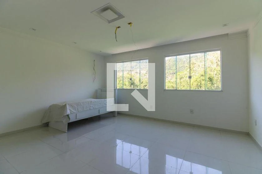 Condominium house with 5 bedrooms and 4 bathrooms — photo 43