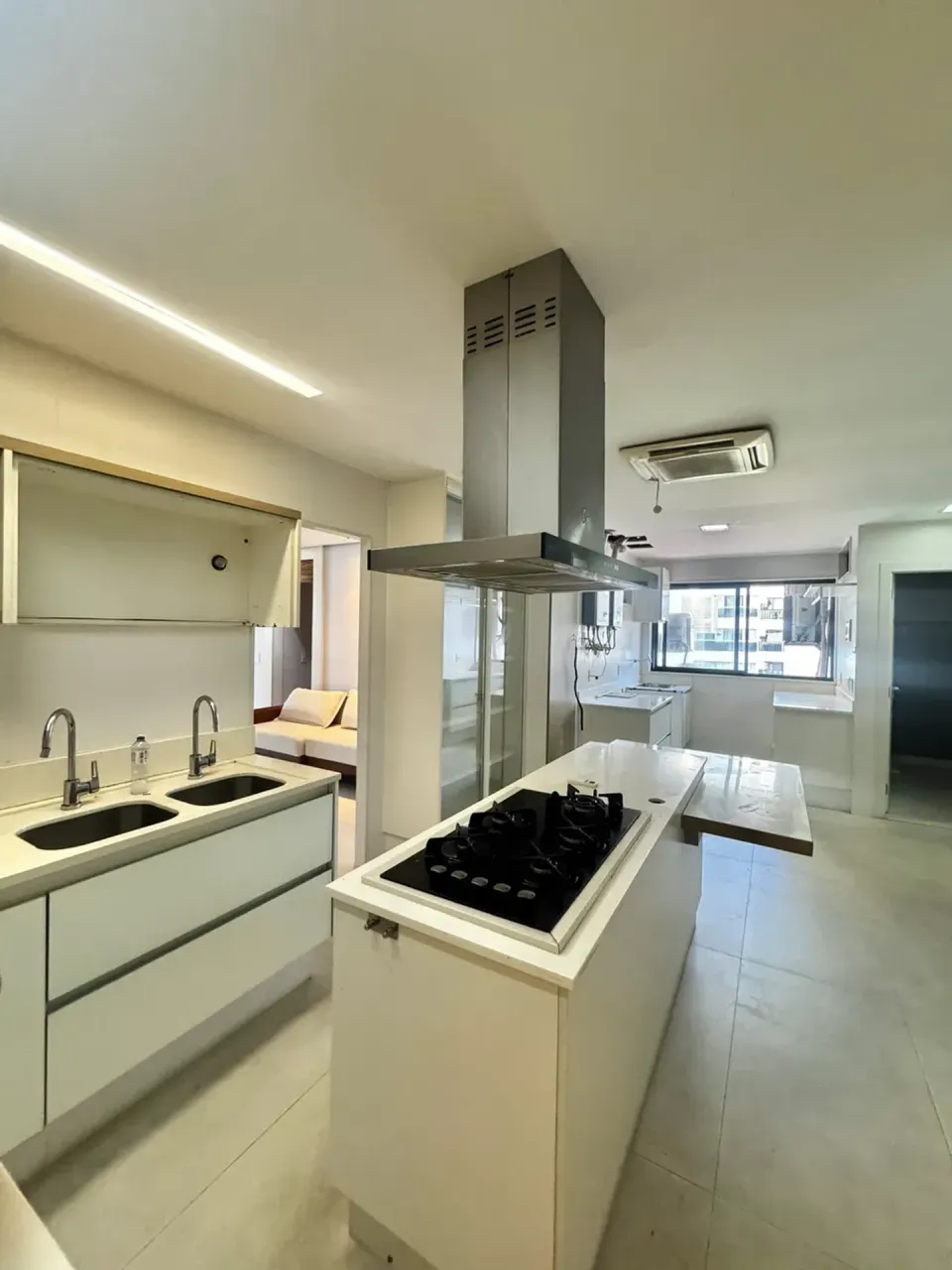 Unfurnished apartment with 3 bedrooms and open kitchen — photo 16