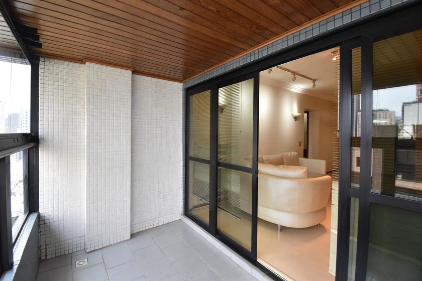 Apartment with 4 bedrooms and 1 suite, balcony — photo 2