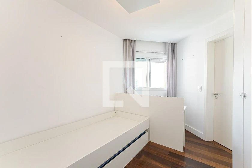 Furnished apartment with 3 en-suite bedrooms and 211 m² — photo 24