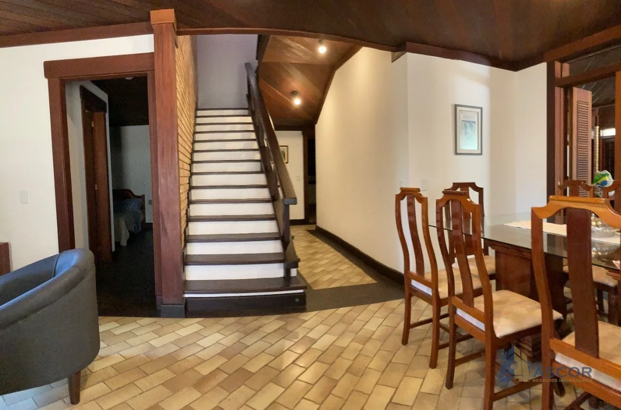 Мебльований будинок: 4 спальні з власними ваннами 600 м² — photo 27