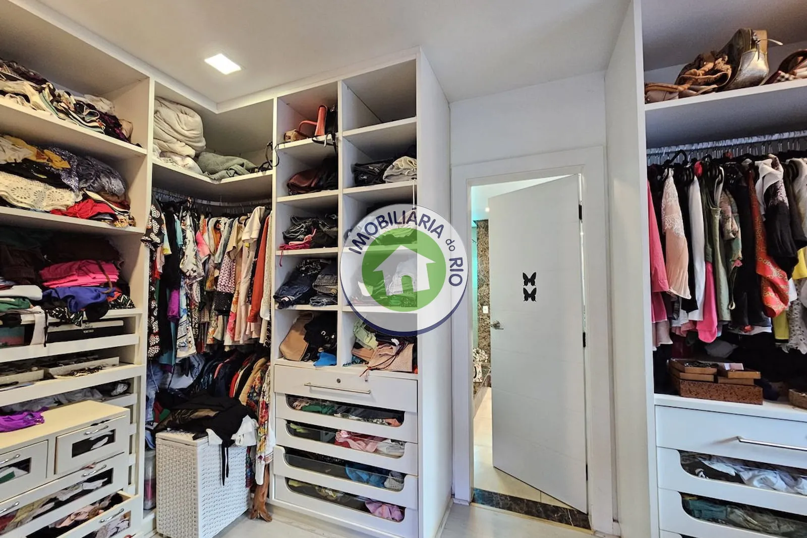 Casa com 5 quartos e 5 banheiros, cozinha fechada — photo 65