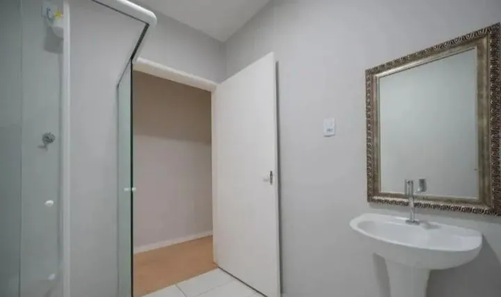 5-bedroom house with a garden in Florianópolis — photo 6