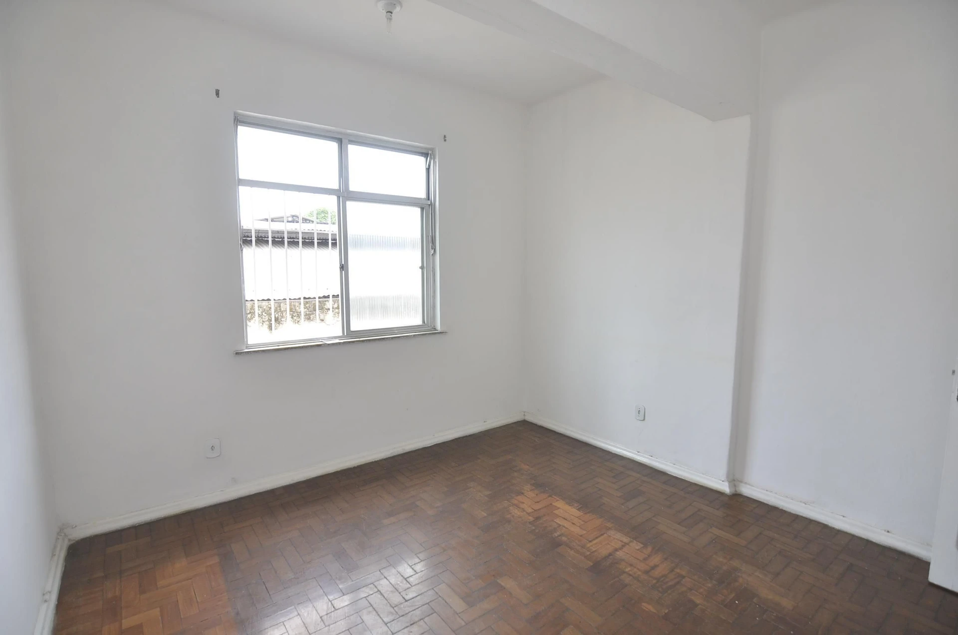 Apartment, 85 m², with wood or laminate floors — photo 8