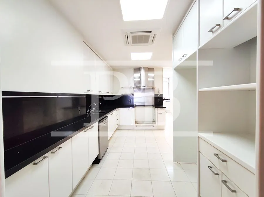 4-bedroom apartment 284 m² with 3 parking spaces — photo 31
