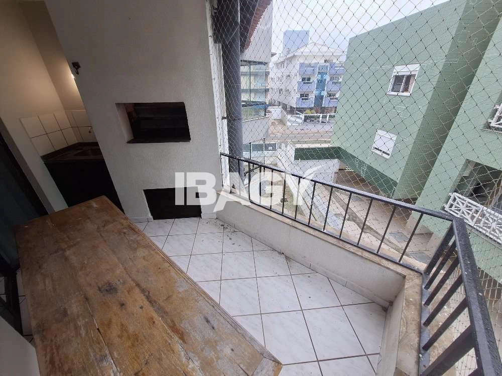 3-bedroom apartment with a balcony and built-in grill — photo 2