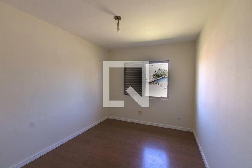 Walk-in closet in a 2-bedroom apartment, 75 m² — photo 3