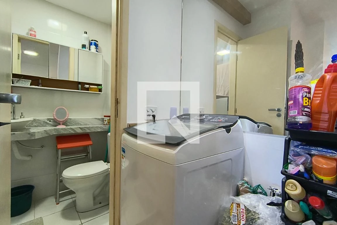 Bathtub in a one-bedroom apartment, 36 m² — photo 33