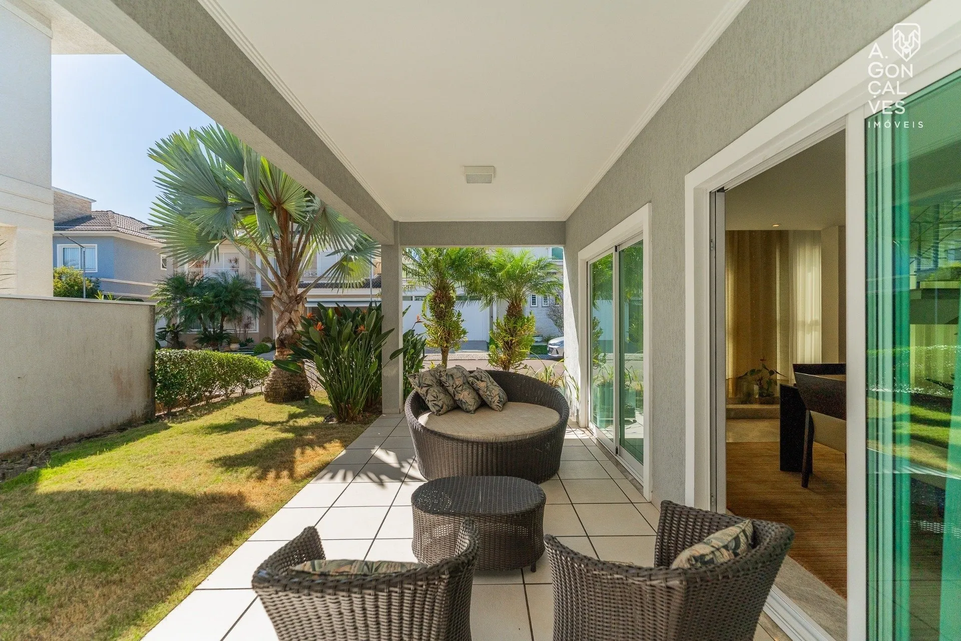 Furnished house with 3 bedrooms and 5 bathrooms — photo 36