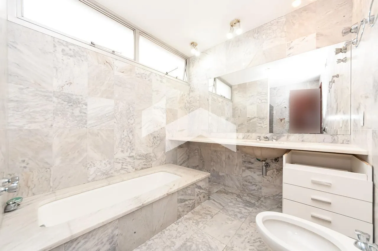 380 m² apartment with private laundry area — photo 37