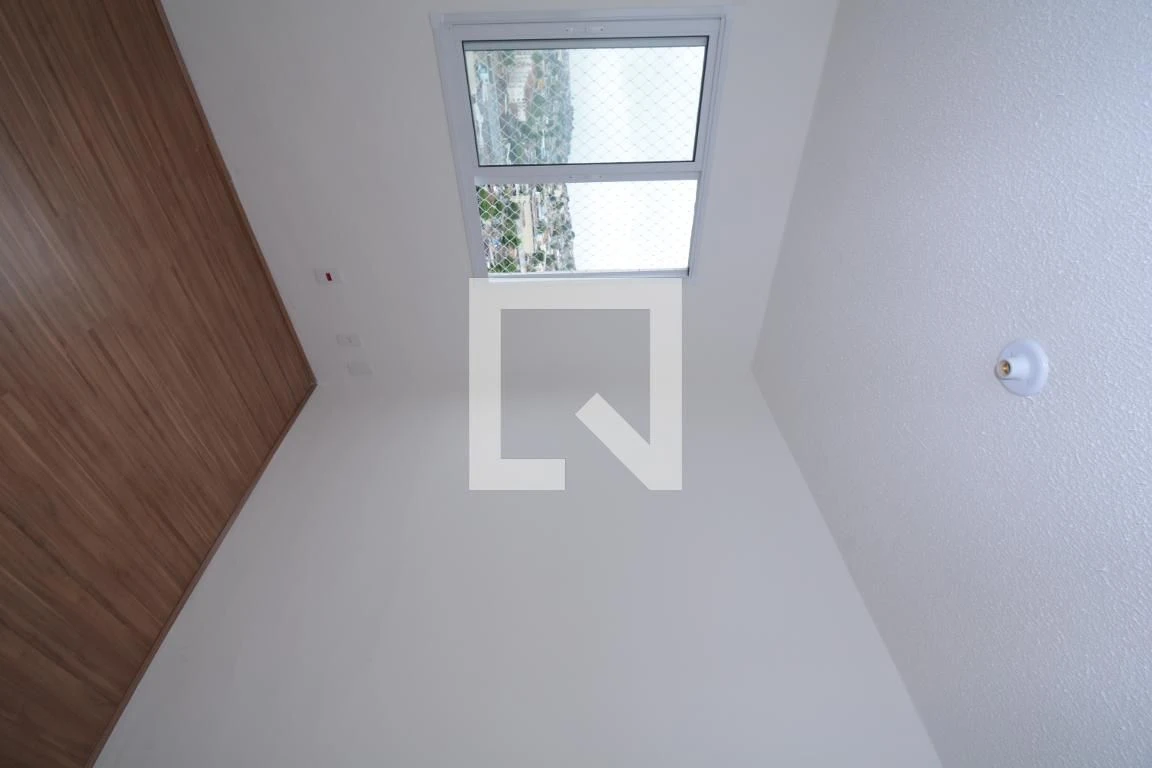2-bedroom apartment in a building with a gym — photo 87
