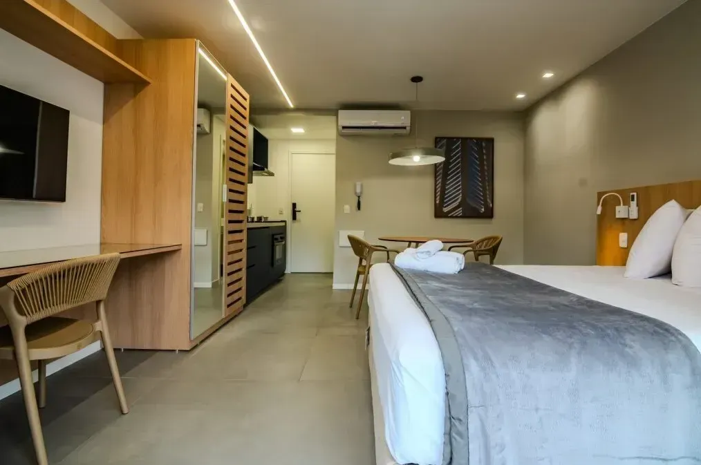 Apartamento amueblado de 1 dormitorio con balcón cerrado — photo 3