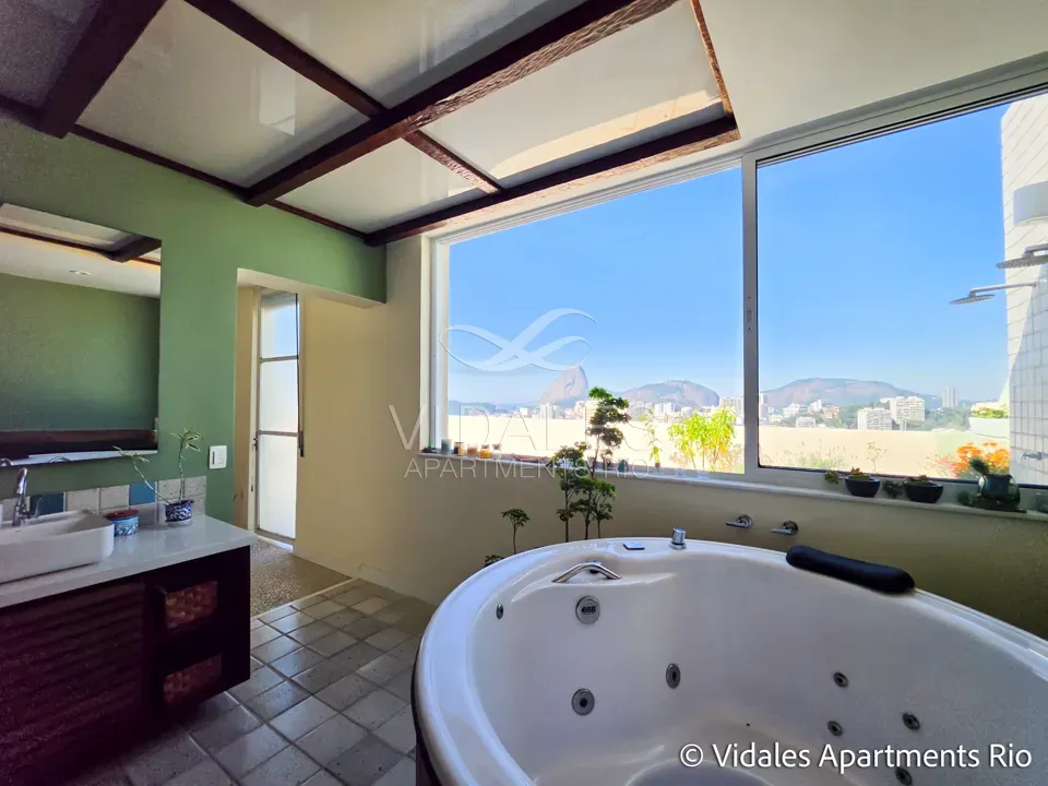 Furnished 715 m² apartment with 4 en-suite bedrooms — photo 43