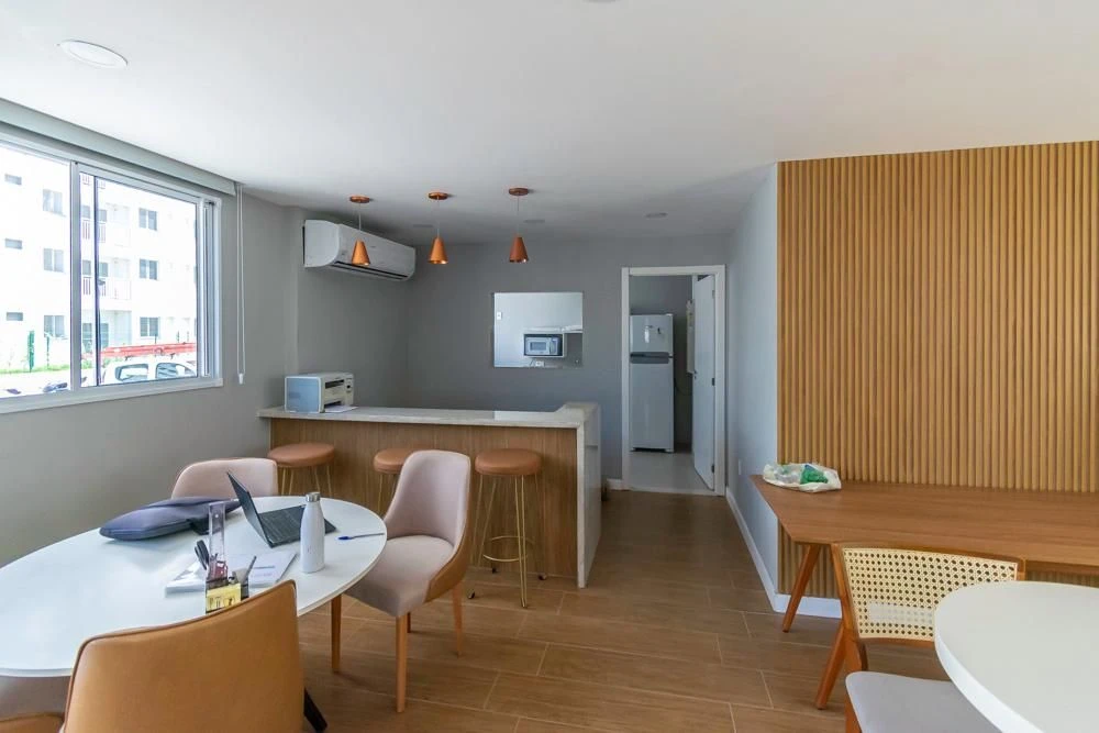 One-bedroom apartment with a washing machine — photo 33