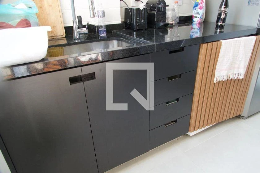 Furnished 1-bedroom apartment with an open-plan kitchen — photo 38