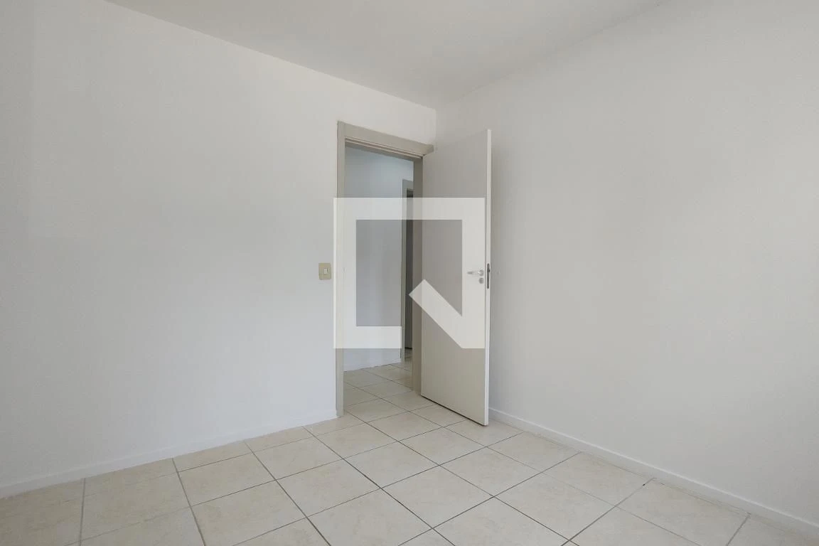 Unfurnished apartment with 3 bedrooms and open kitchen — photo 68