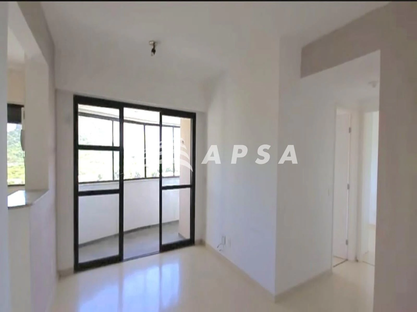 Unfurnished 2-bedroom apartment with a private BBQ — photo 23