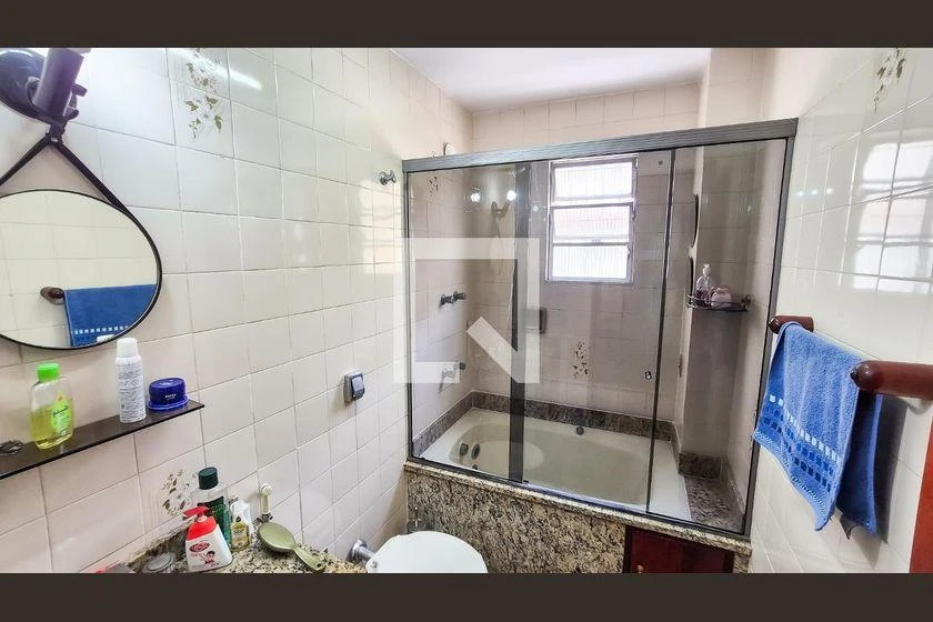 3-bedroom apartment with a bathtub — photo 14