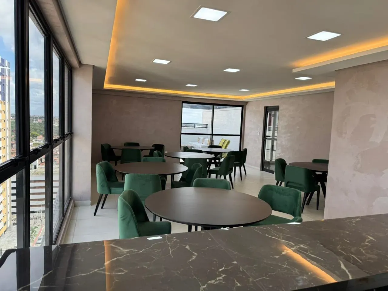 Квартира в оренду з 2 спальнями, балконом і 1 місцем — photo 31