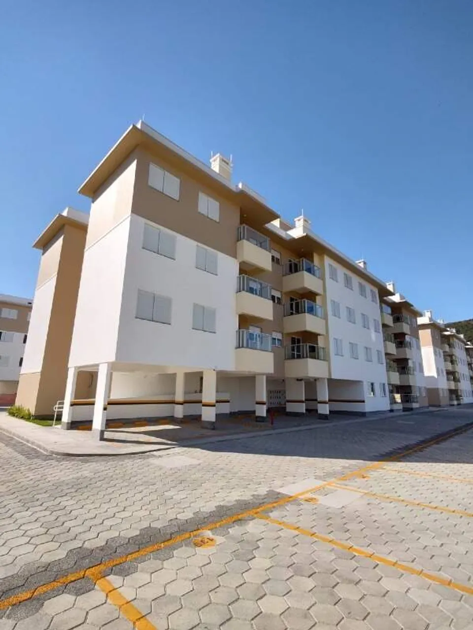 2-bedroom apartment with 1 bathroom and a balcony — photo 8