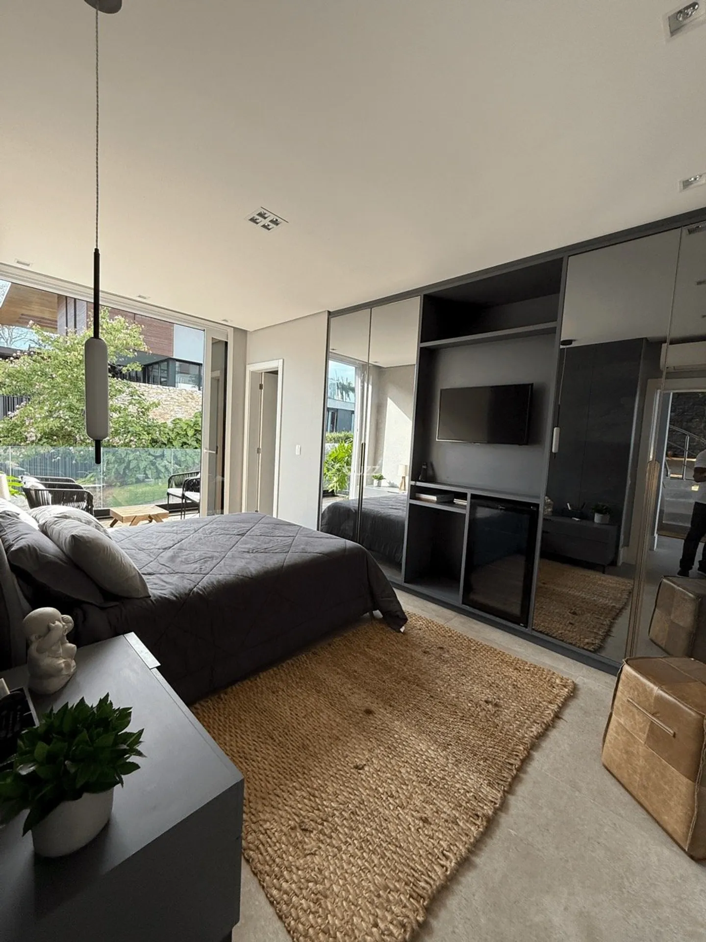 Furnished house, 561 m², with a water view — photo 6