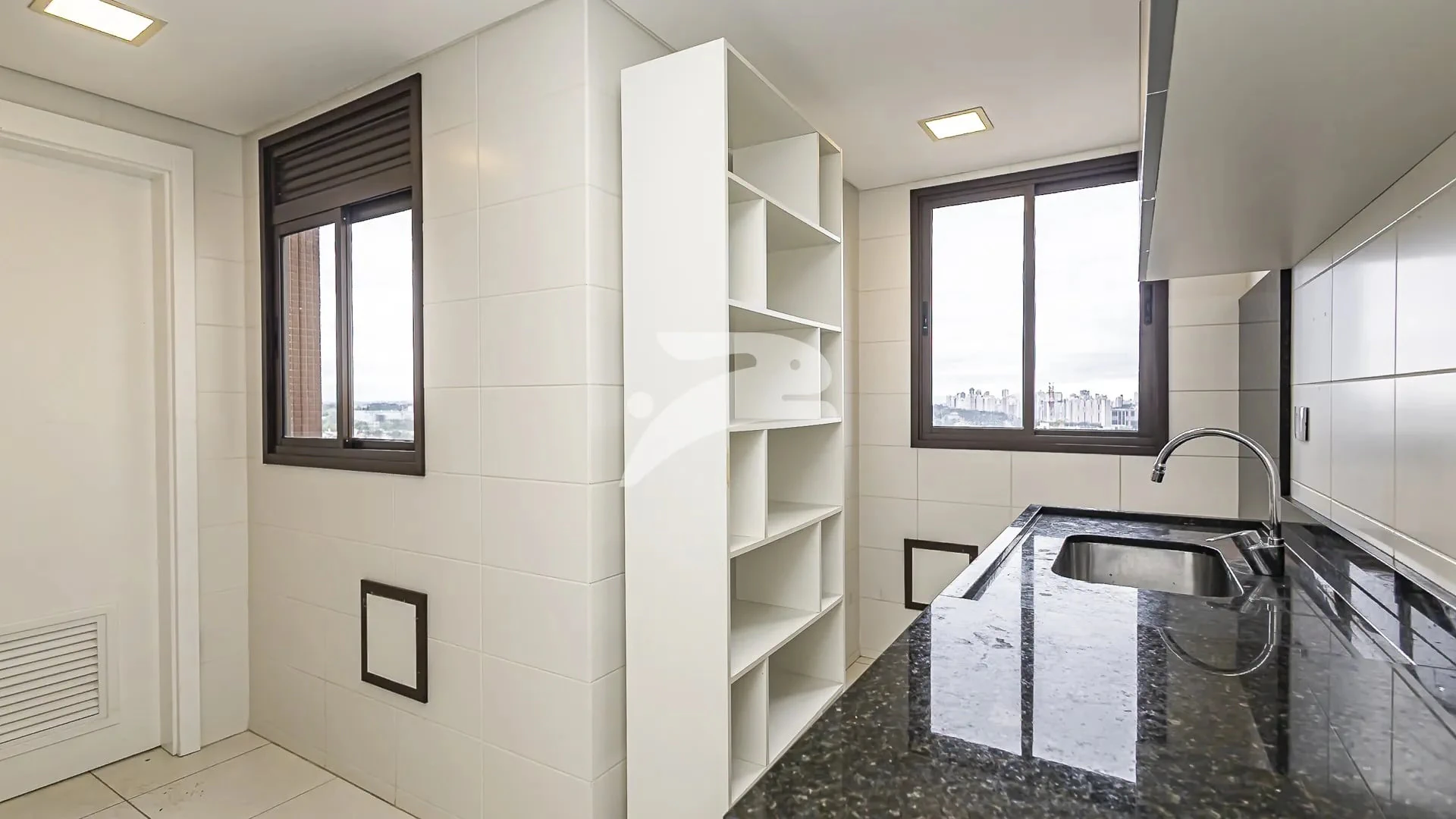 Top-floor apartment with 2 bedrooms and private terrace — photo 15