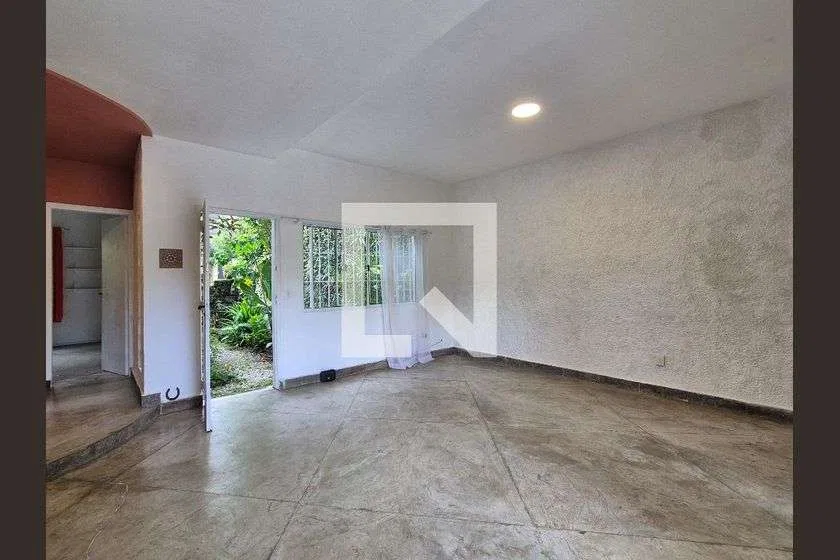 Casa de 3 quartos com 2 vagas e pets permitidos — photo 3