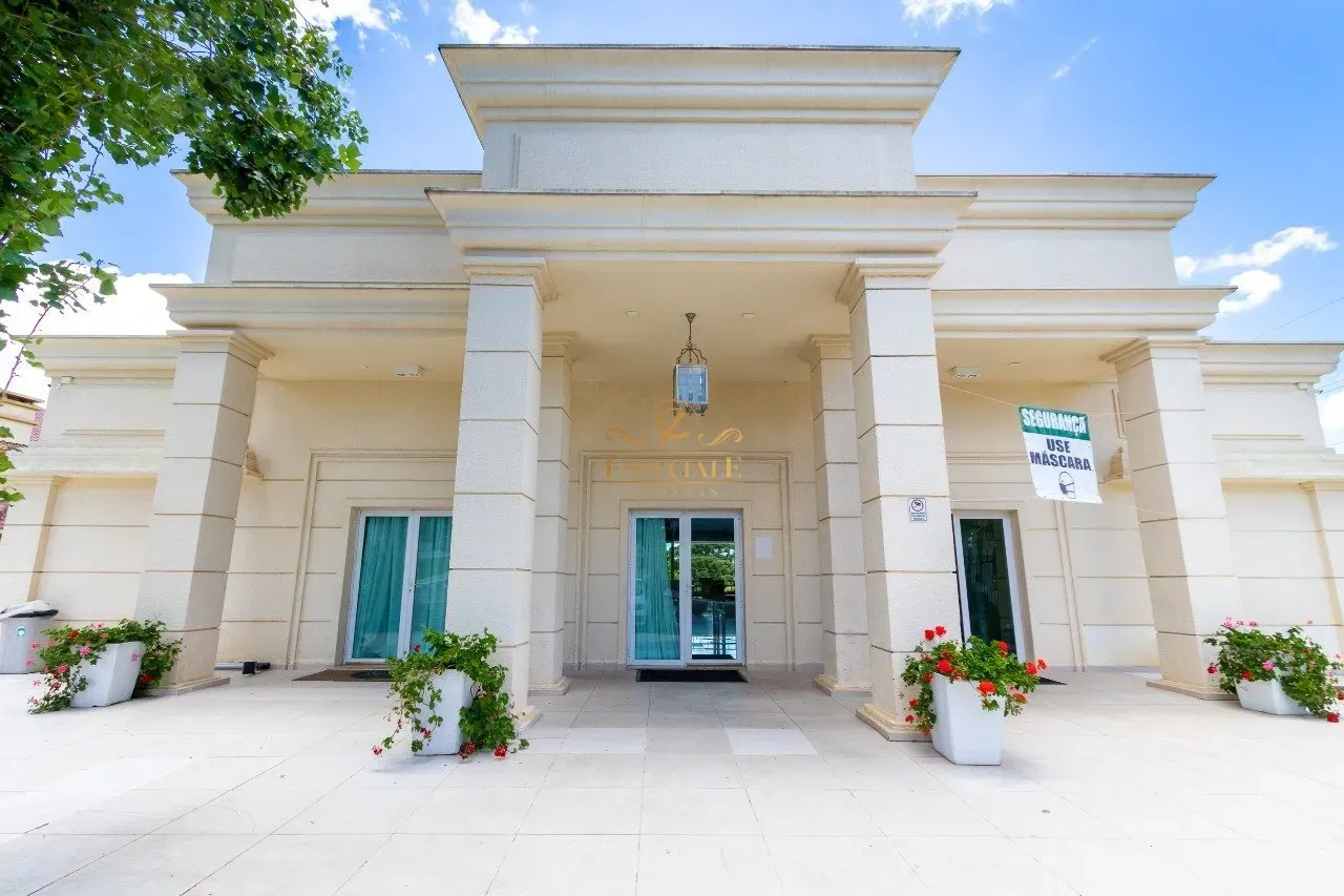 Casa em condomínio com 4 quartos e jardim privativo