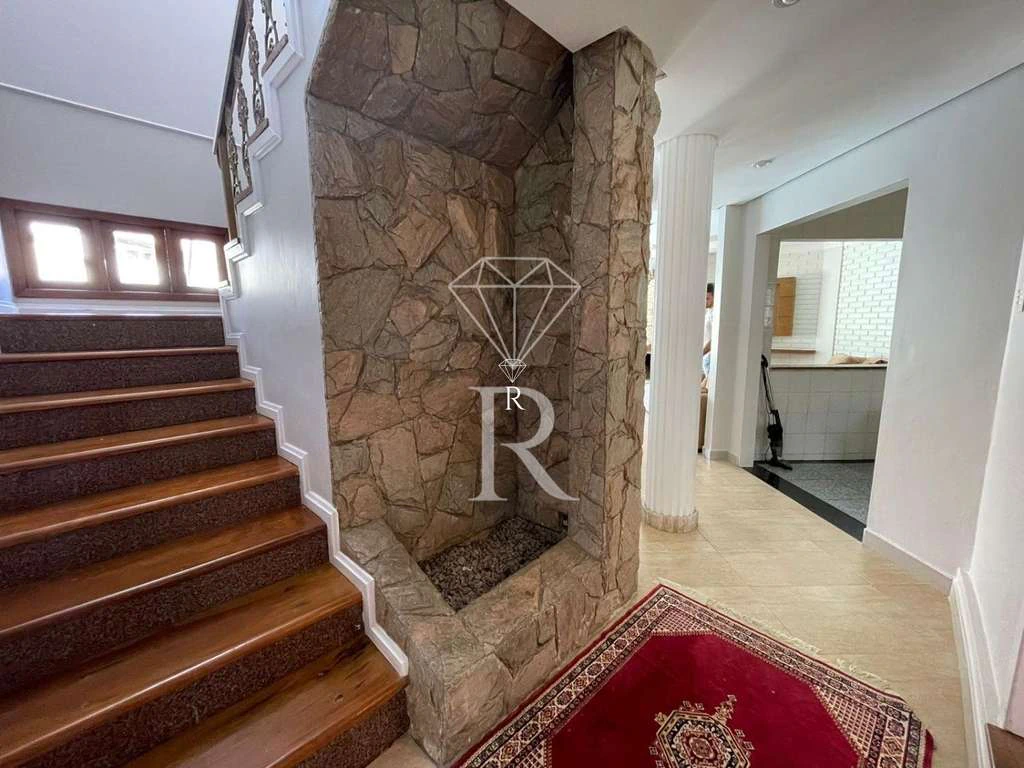 Casa com 5 quartos e 5 banheiros, 4 vagas, 350 m² — photo 5