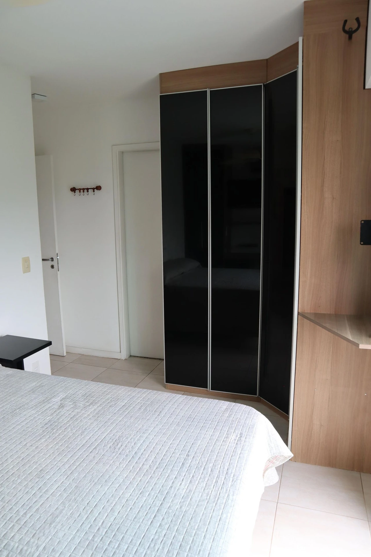 2-bedroom apartment with a mountain view — photo 44