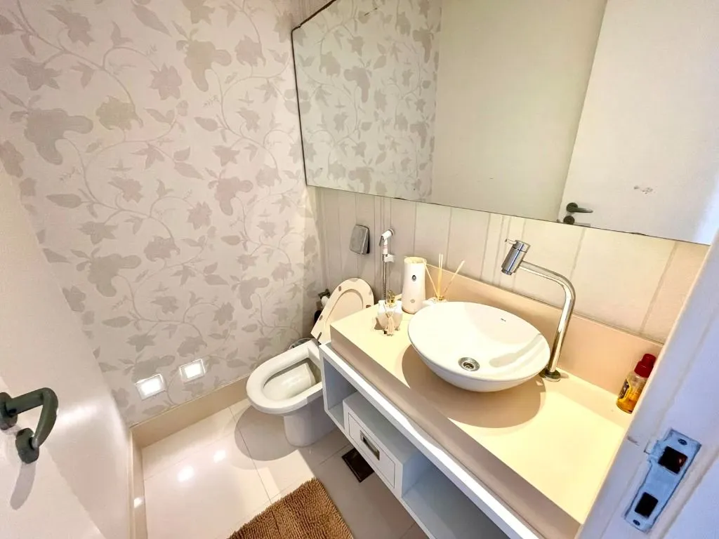 168 m² apartment with an open-plan kitchen and 3 bedrooms — photo 21