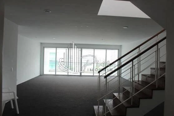 580 m² duplex penthouse with a balcony and 4 suites — photo 31