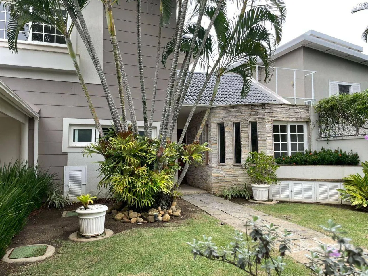 Furnished 4-bedroom house with 5 bathrooms — photo 17