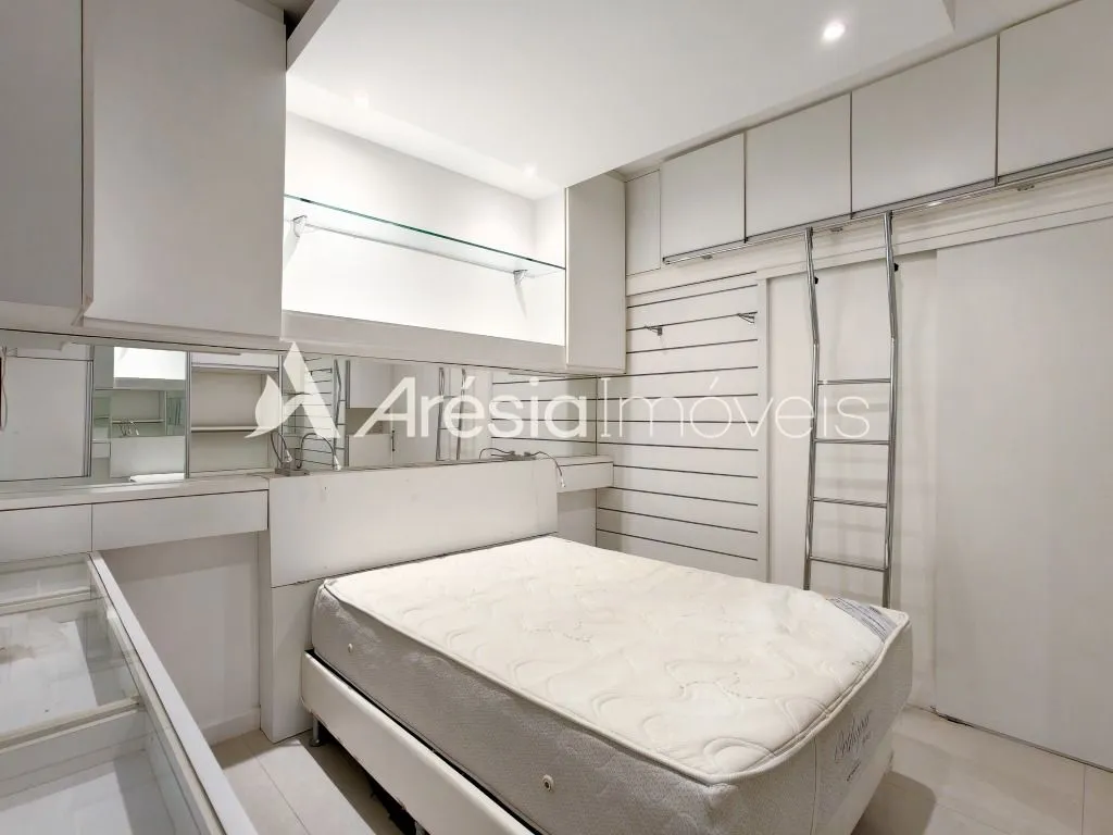 Washing machine in a one-bedroom apartment, 35 m² — photo 17