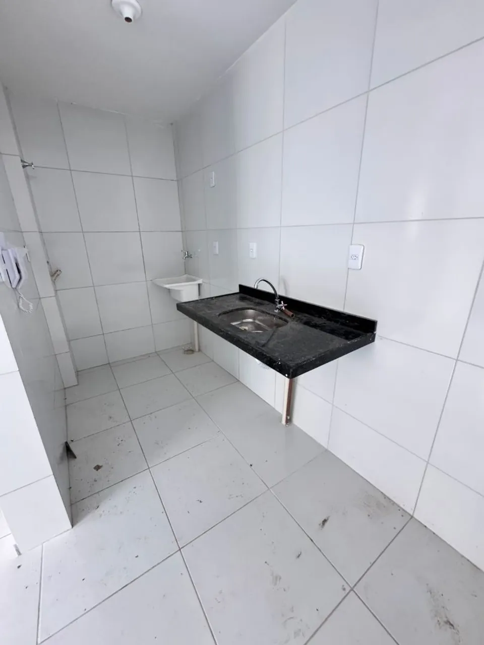 Apartamento com 2 quartos e 2 banheiros, 1 vaga e sacada