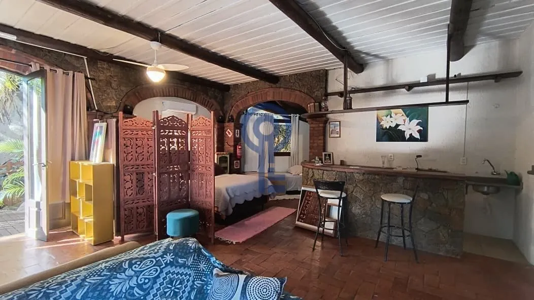 Furnished condo house with 1 en-suite and private garden