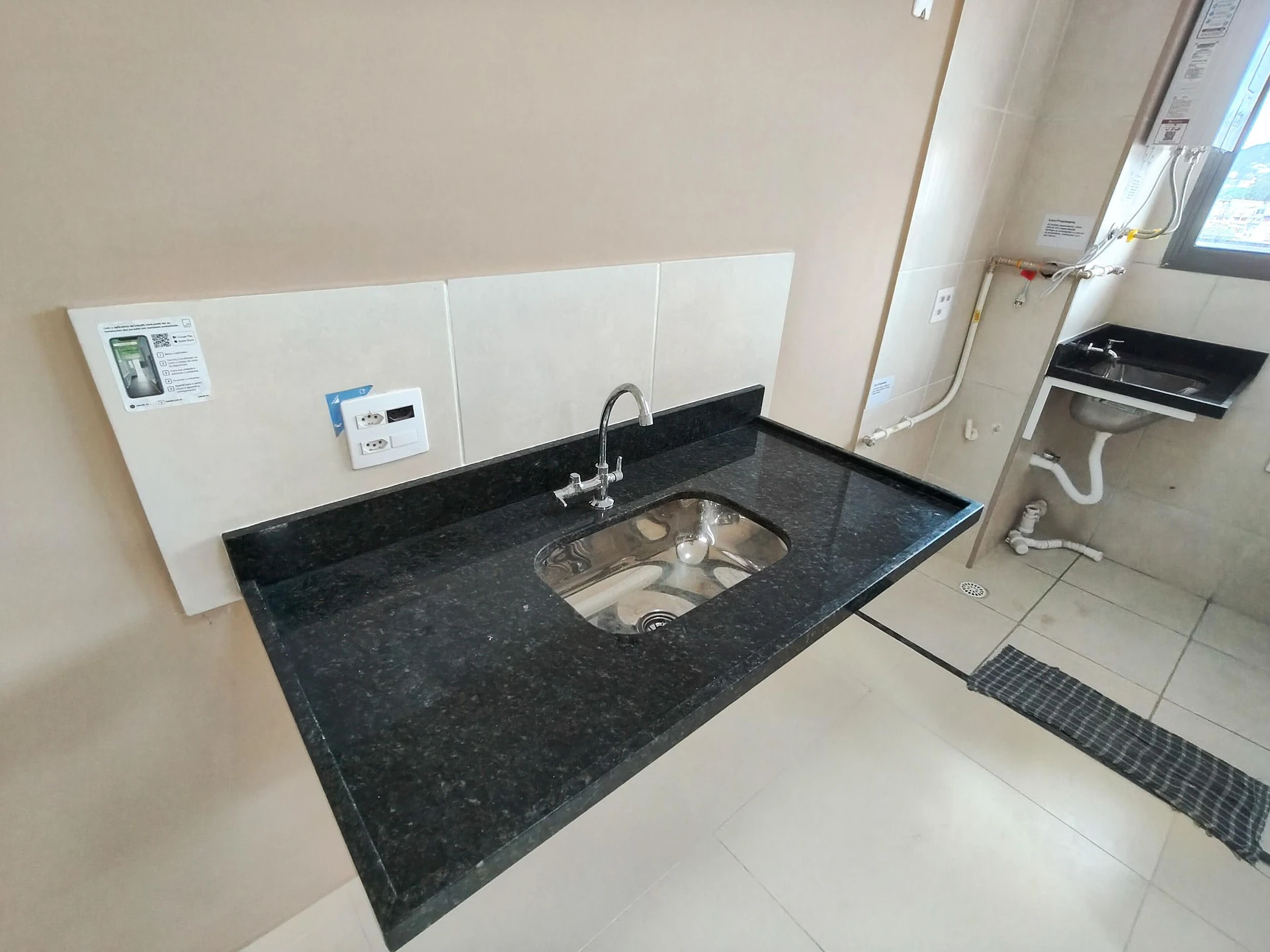 Apartamento com 2 quartos e varanda de vidro fechada — photo 19