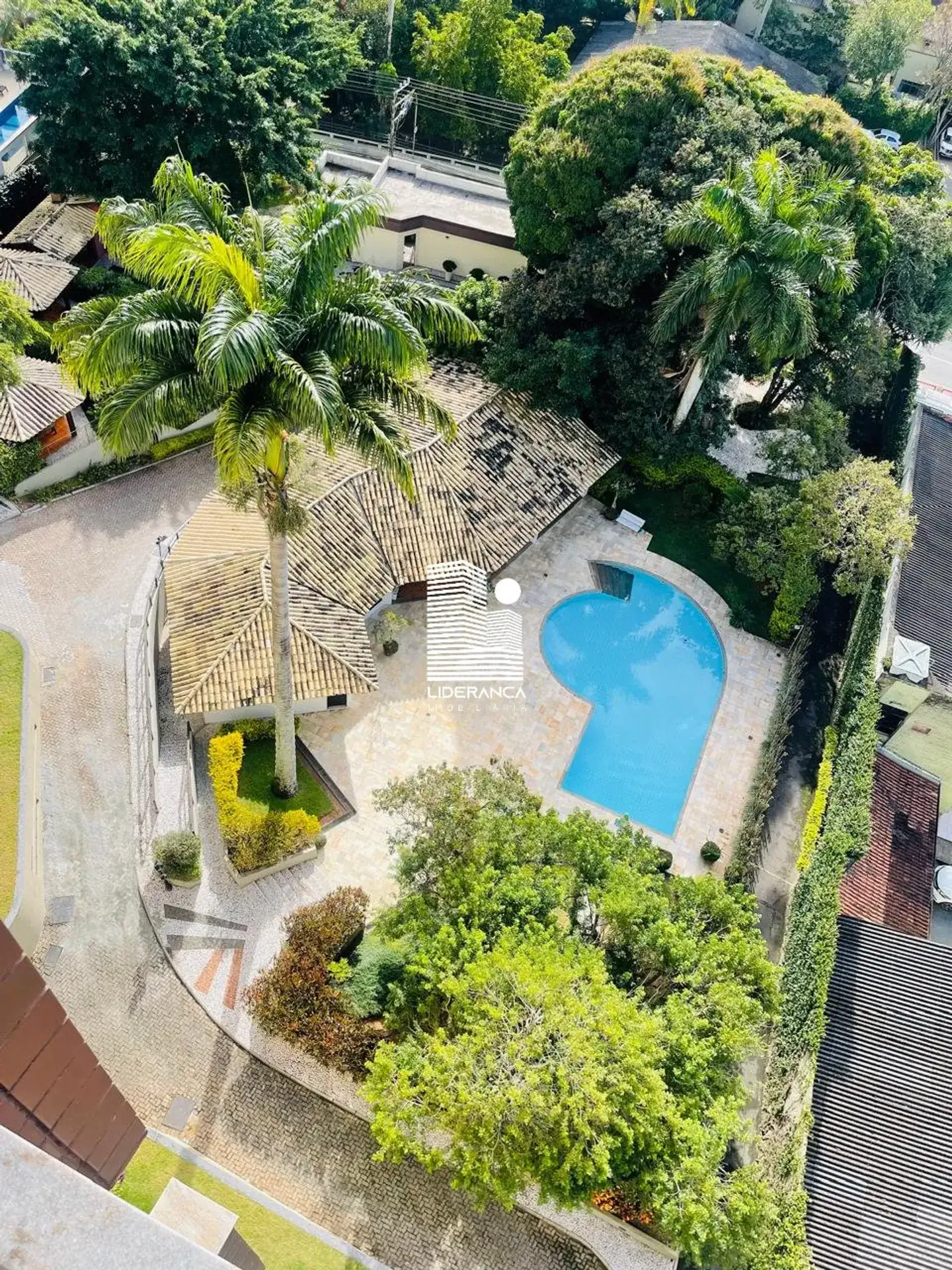 350 m² apartment with 3 en-suite bedrooms and 3 parking — photo 6