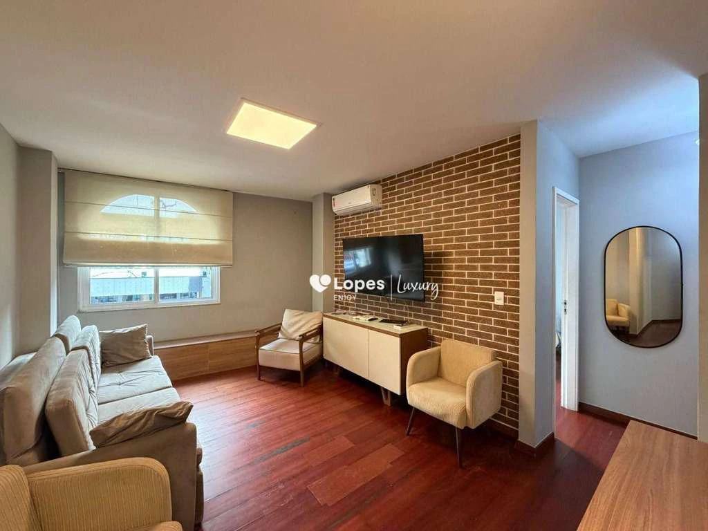 Furnished 80 m² apartment with a gas open-plan kitchen
