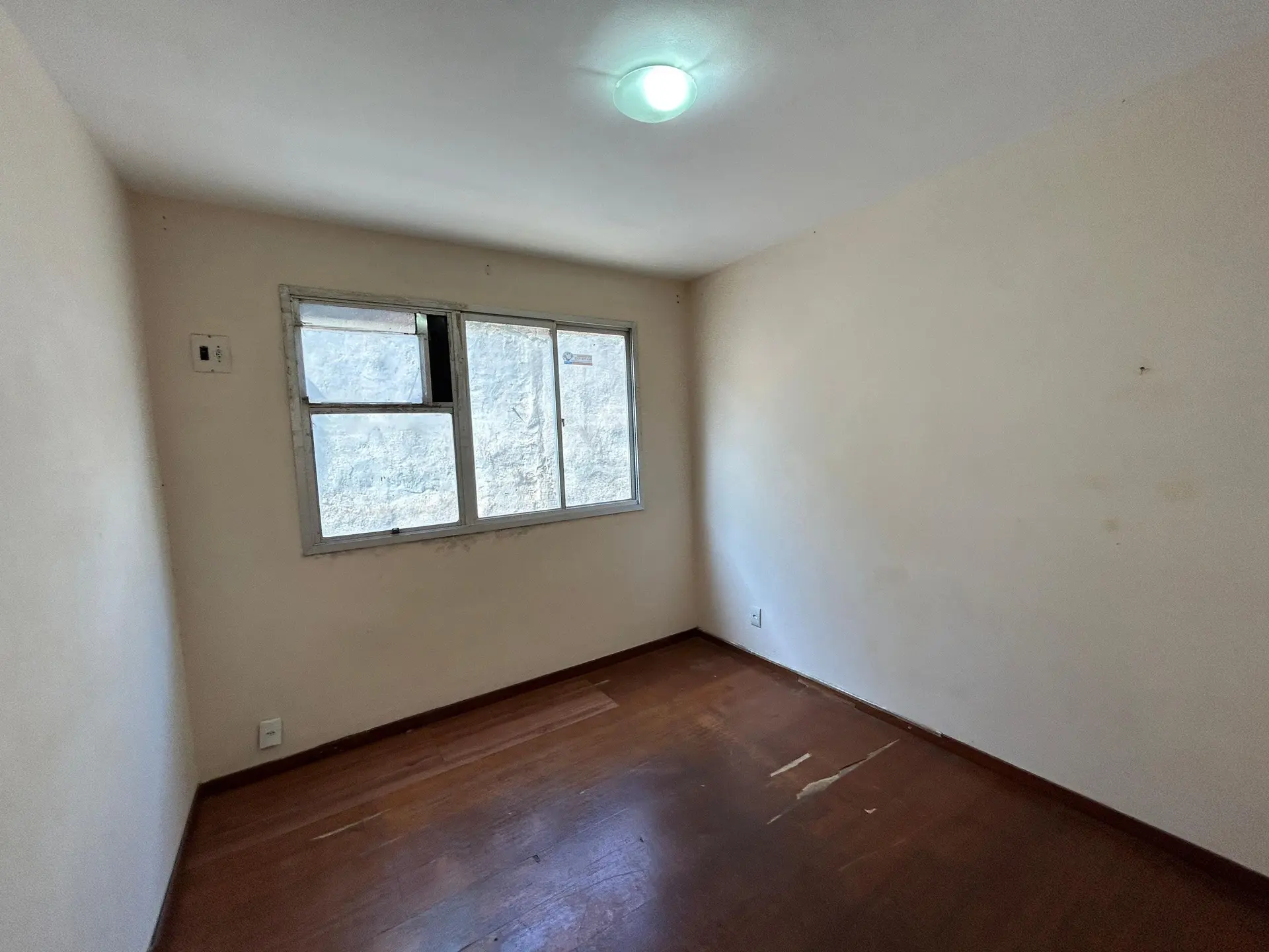 Unfurnished rental apartment with 2 bedrooms and parking — photo 4