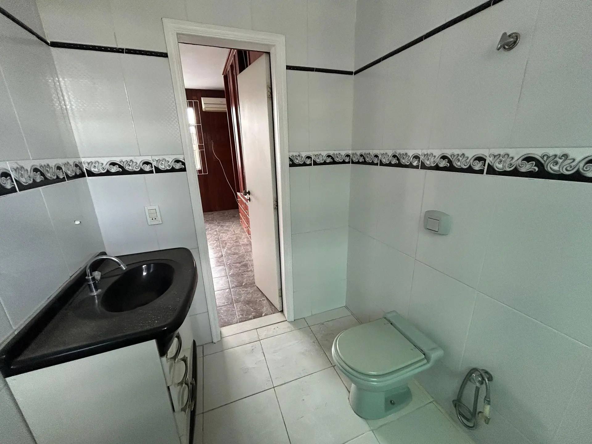 2-bedroom apartment, 1 with its own bathroom, 77 m² — photo 44